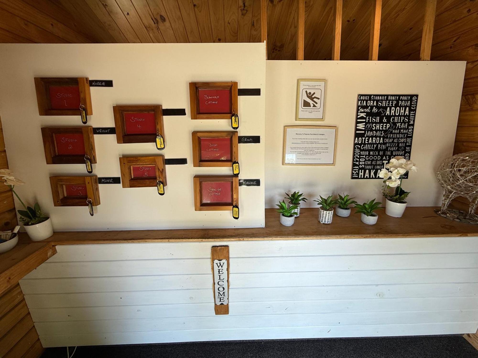 Paparoa Park Motel プナカイキ エクステリア 写真