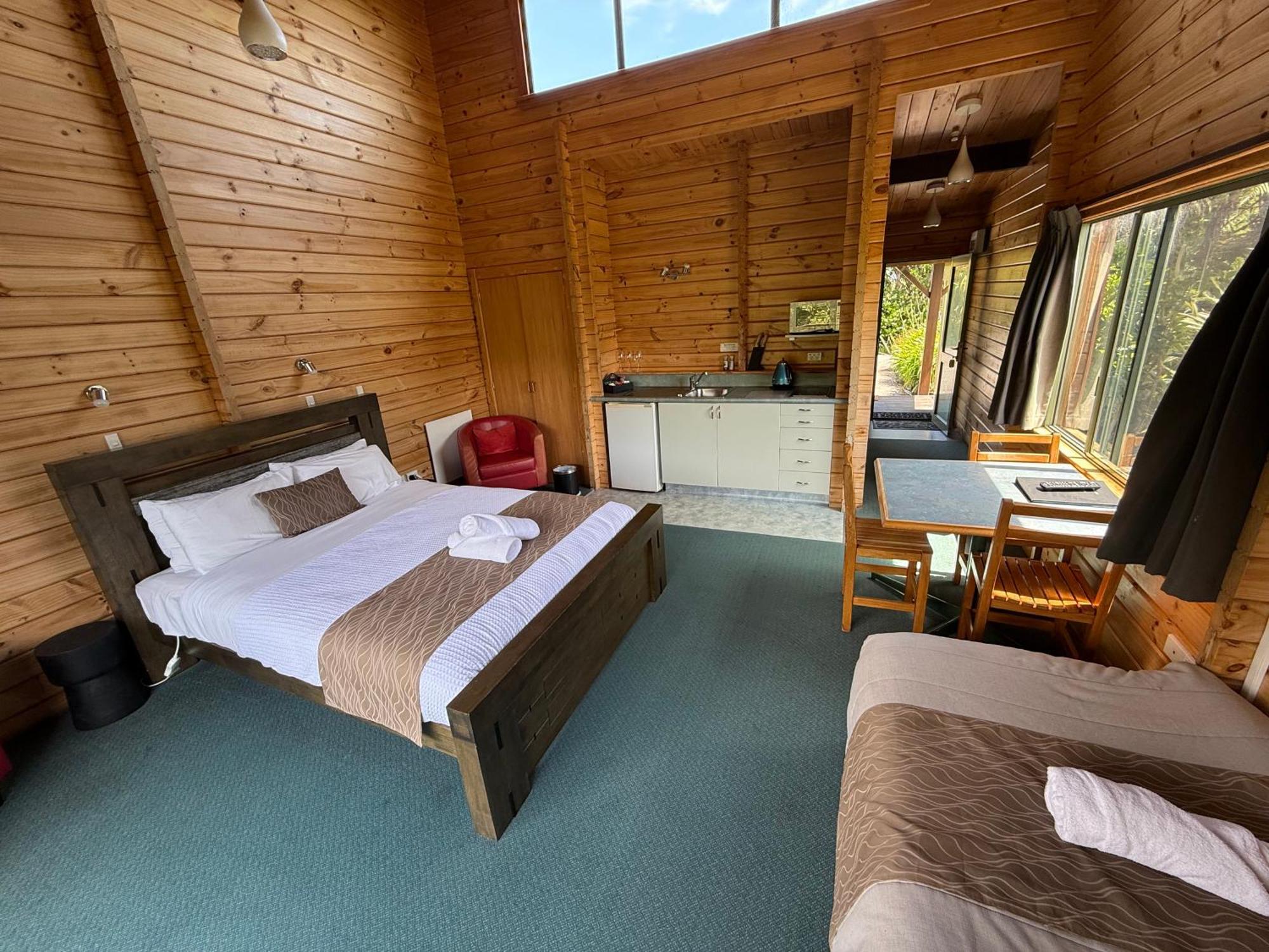 Paparoa Park Motel プナカイキ エクステリア 写真